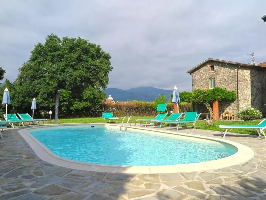 Immagine 7 di Casa colonica in vendita  a Filattiera