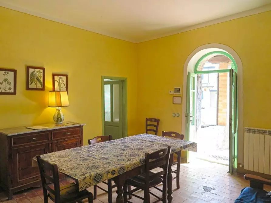 Immagine 13 di Casa colonica in vendita  a Filattiera