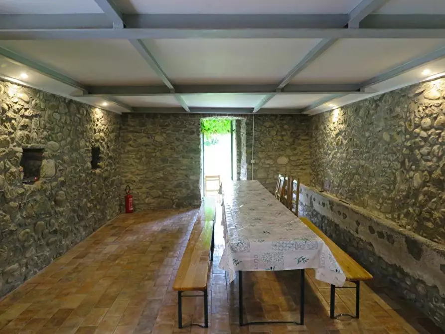 Immagine 51 di Casa colonica in vendita  a Filattiera