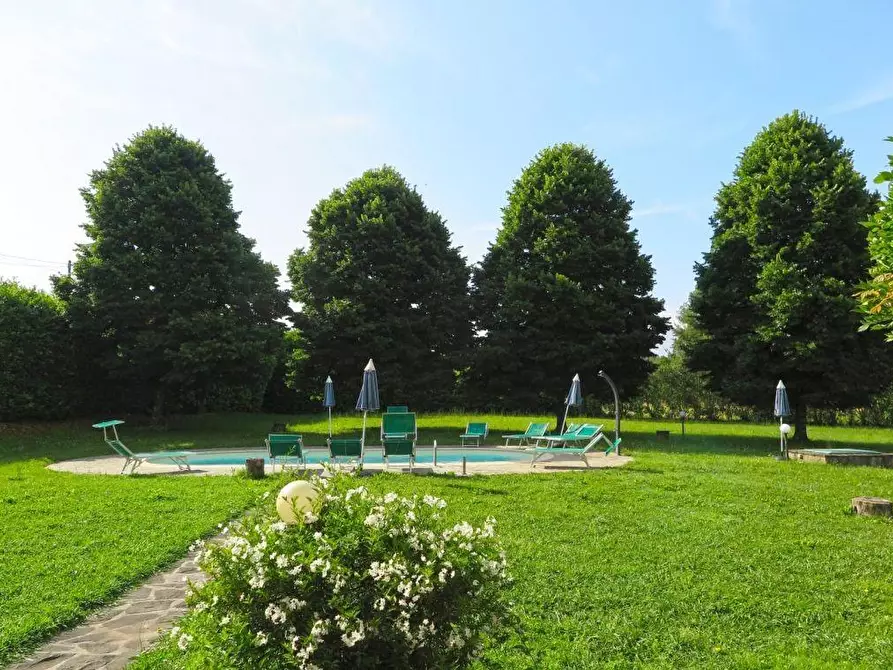 Immagine 54 di Casa colonica in vendita  a Filattiera