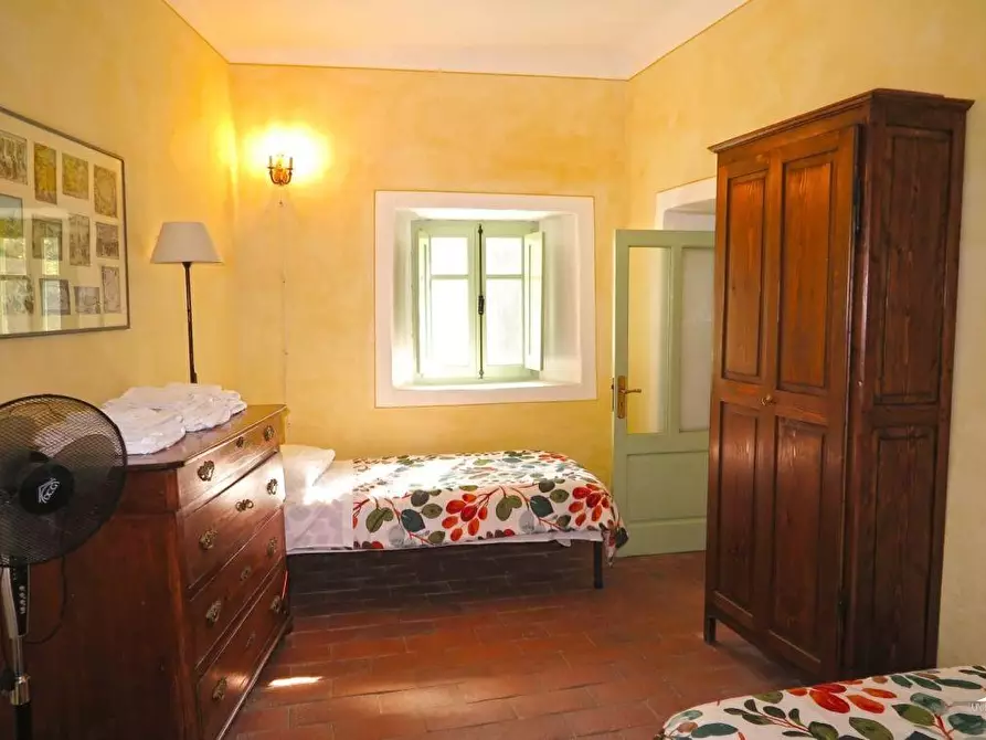 Immagine 16 di Casa colonica in vendita  a Filattiera