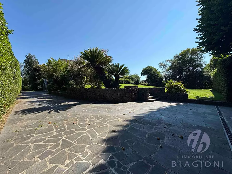 Immagine 6 di Villa in vendita  a Pietrasanta