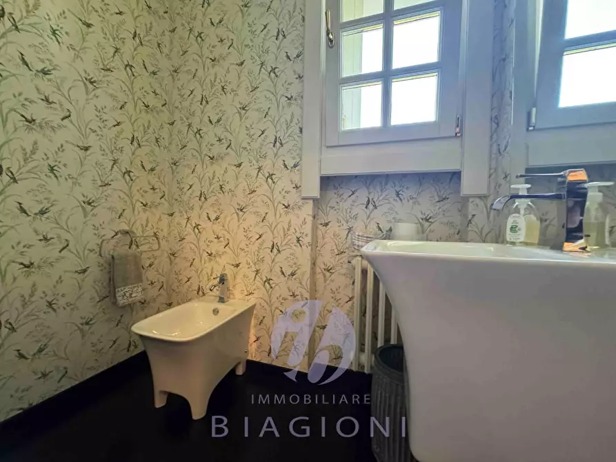 Immagine 17 di Villa in vendita  a Pietrasanta