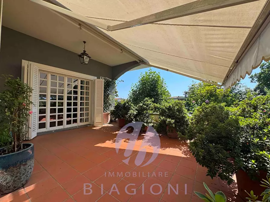 Immagine 7 di Villa in vendita  a Pietrasanta