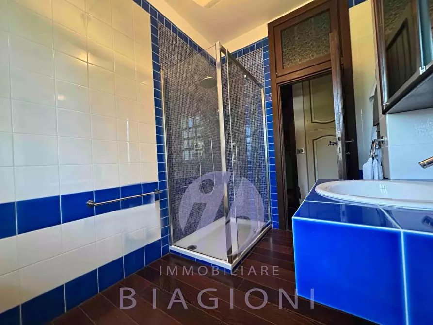 Immagine 21 di Villa in vendita  a Pietrasanta