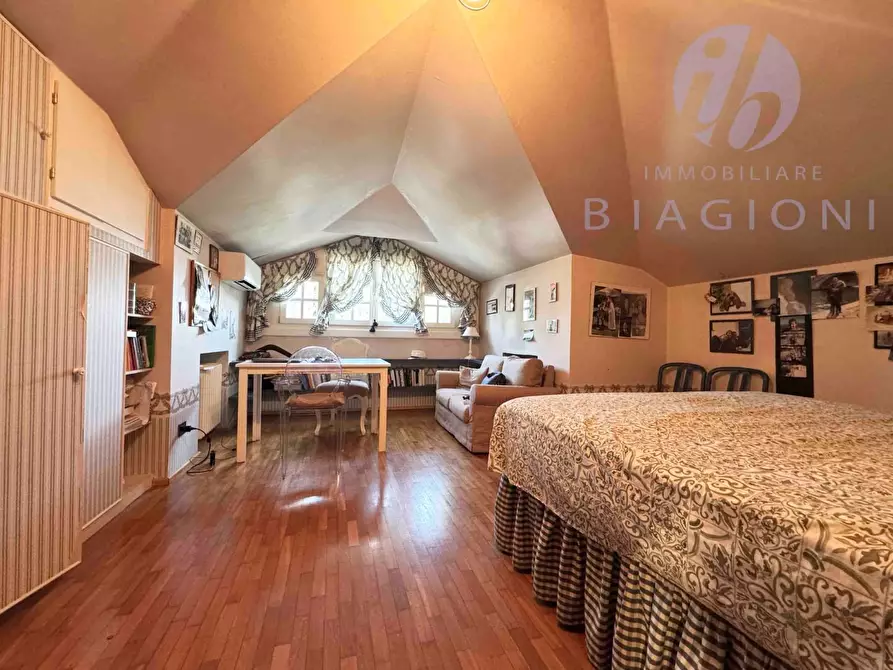 Immagine 31 di Villa in vendita  a Pietrasanta