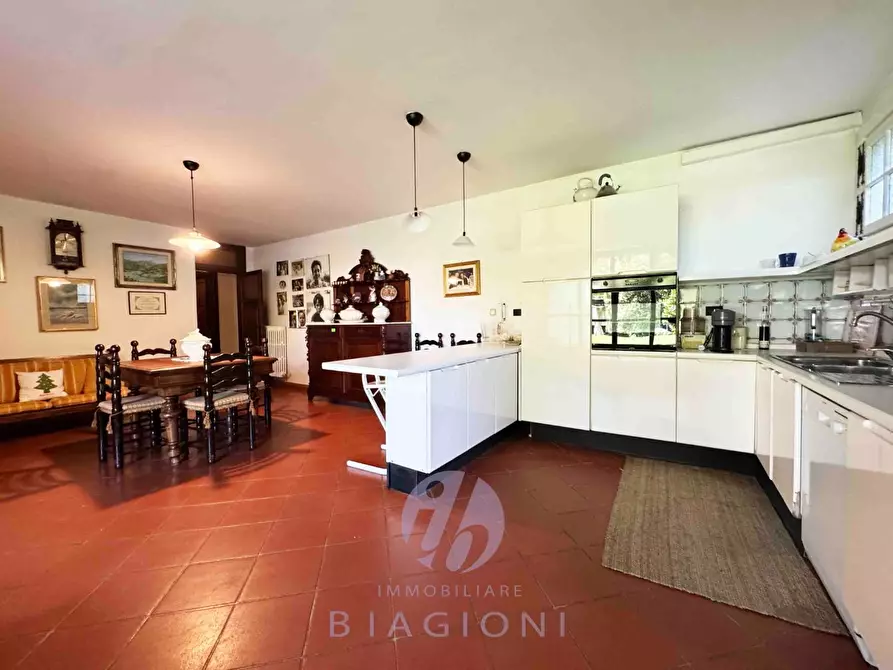 Immagine 34 di Villa in vendita  a Pietrasanta