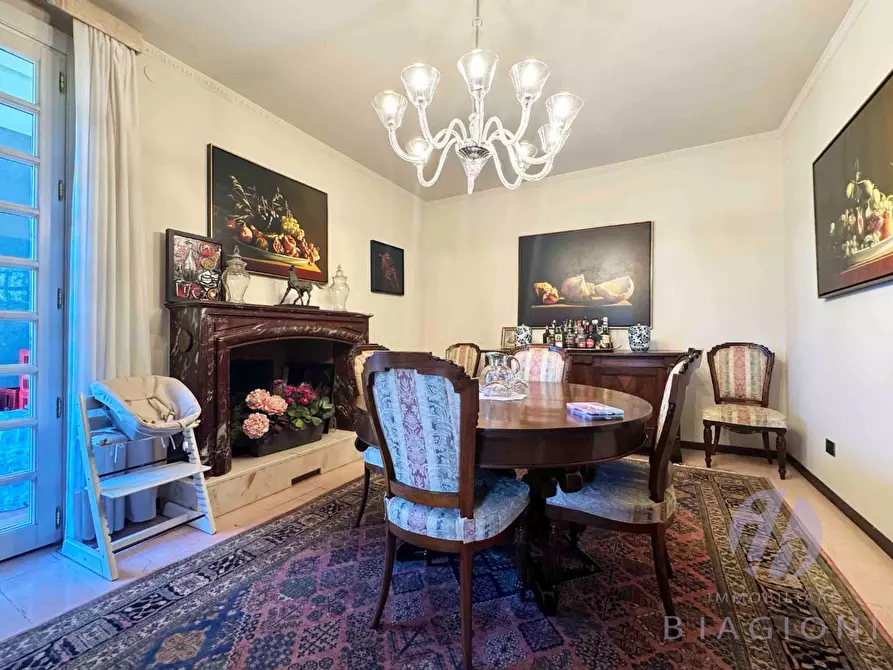 Immagine 11 di Villa in vendita  a Pietrasanta