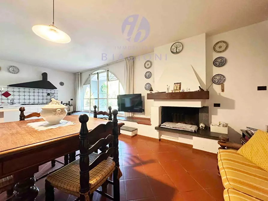 Immagine 32 di Villa in vendita  a Pietrasanta