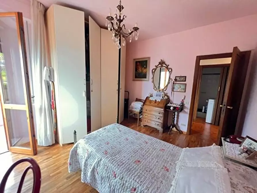 Immagine 36 di Appartamento in vendita  a Colle Di Val D'elsa