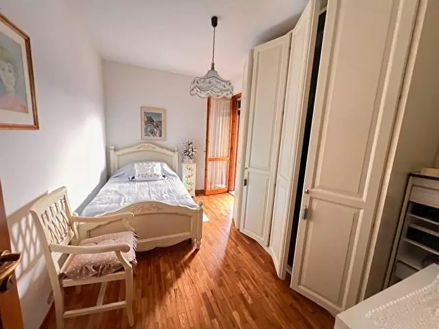 Immagine 10 di Appartamento in vendita  a Colle Di Val D'elsa