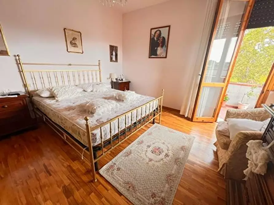 Immagine 19 di Appartamento in vendita  a Colle Di Val D'elsa