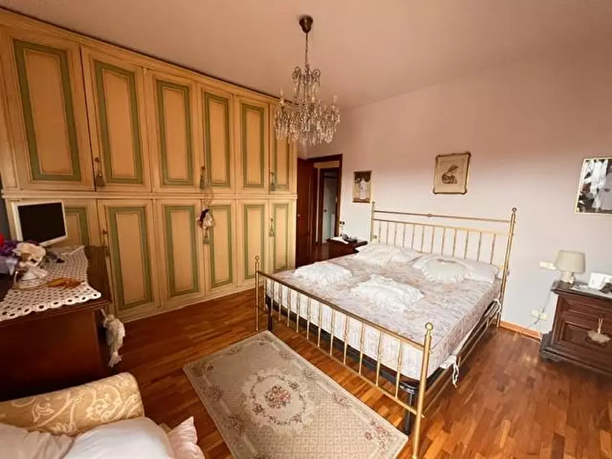 Immagine 18 di Appartamento in vendita  a Colle Di Val D'elsa