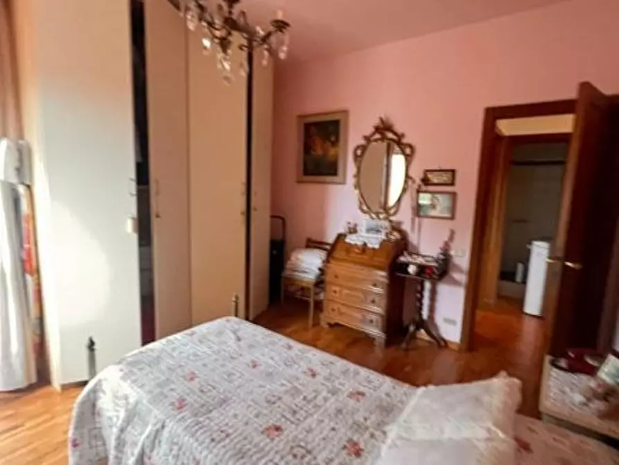 Immagine 38 di Appartamento in vendita  a Colle Di Val D'elsa