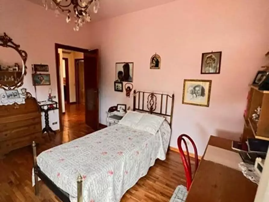 Immagine 34 di Appartamento in vendita  a Colle Di Val D'elsa