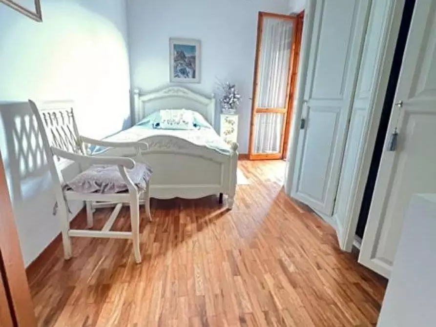 Immagine 11 di Appartamento in vendita  a Colle Di Val D'elsa