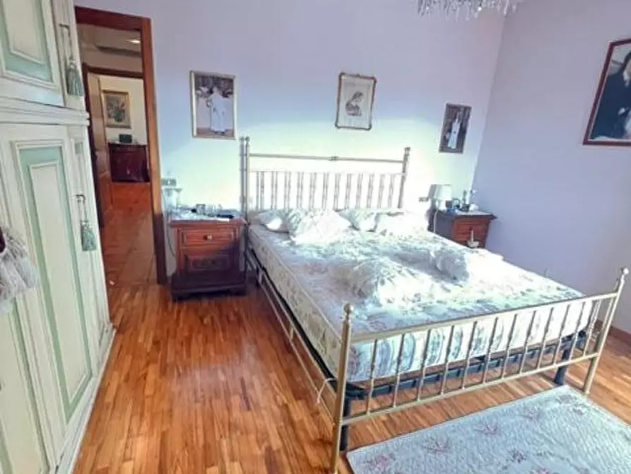 Immagine 21 di Appartamento in vendita  a Colle Di Val D'elsa