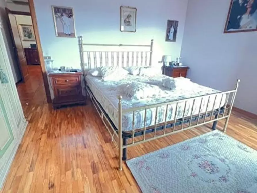 Immagine 22 di Appartamento in vendita  a Colle Di Val D'elsa