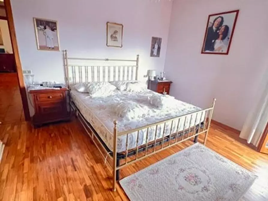 Immagine 20 di Appartamento in vendita  a Colle Di Val D'elsa