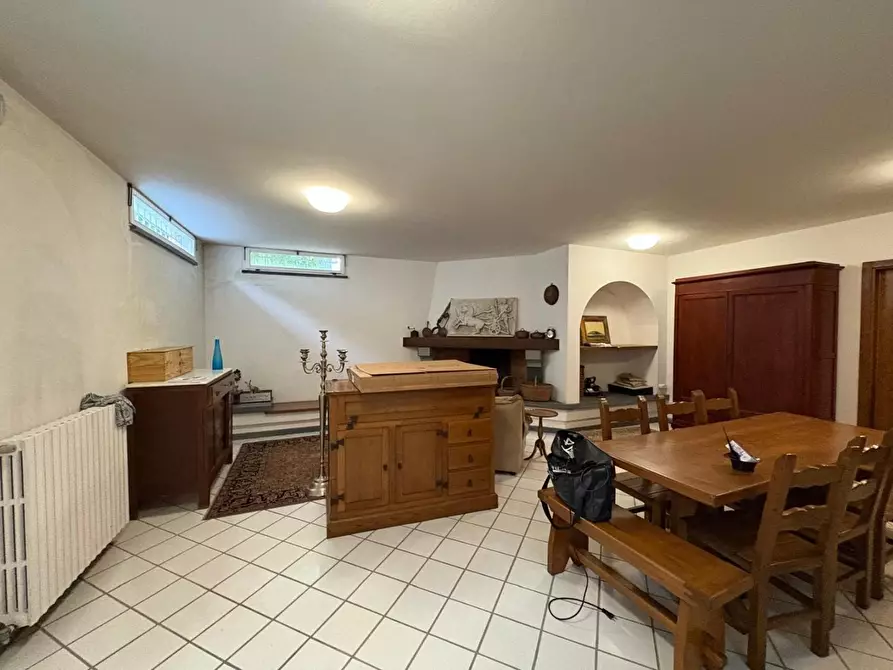 Immagine 24 di Villa in vendita  a Massa