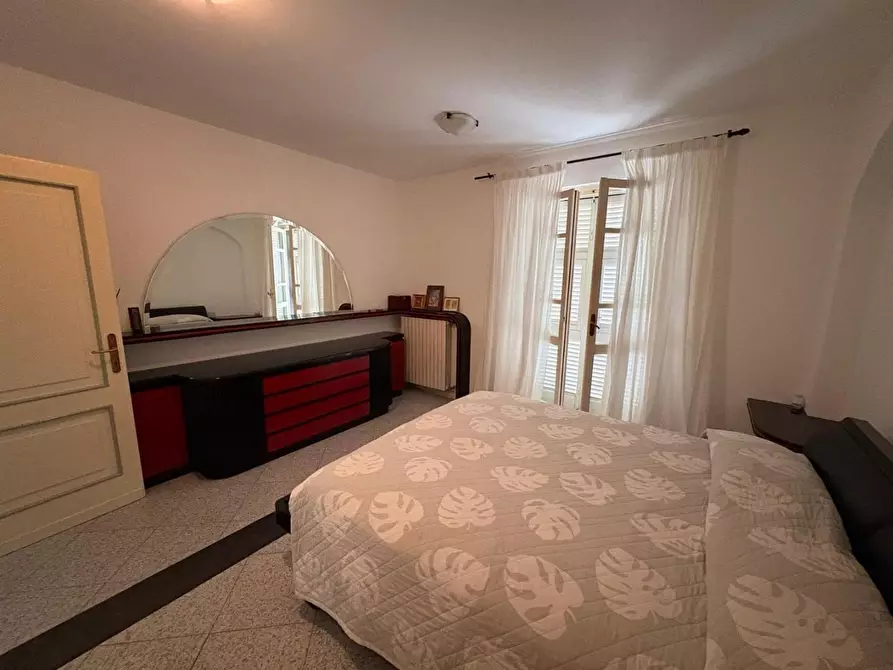 Immagine 20 di Villa in vendita  a Massa