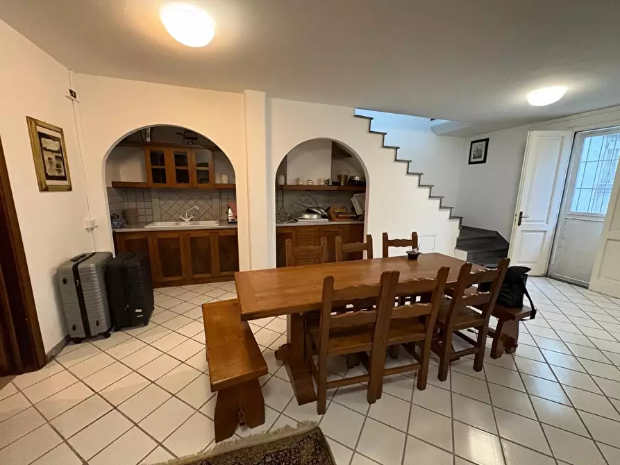 Immagine 25 di Villa in vendita  a Massa