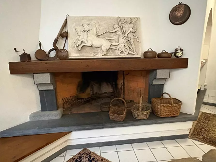 Immagine 23 di Villa in vendita  a Massa