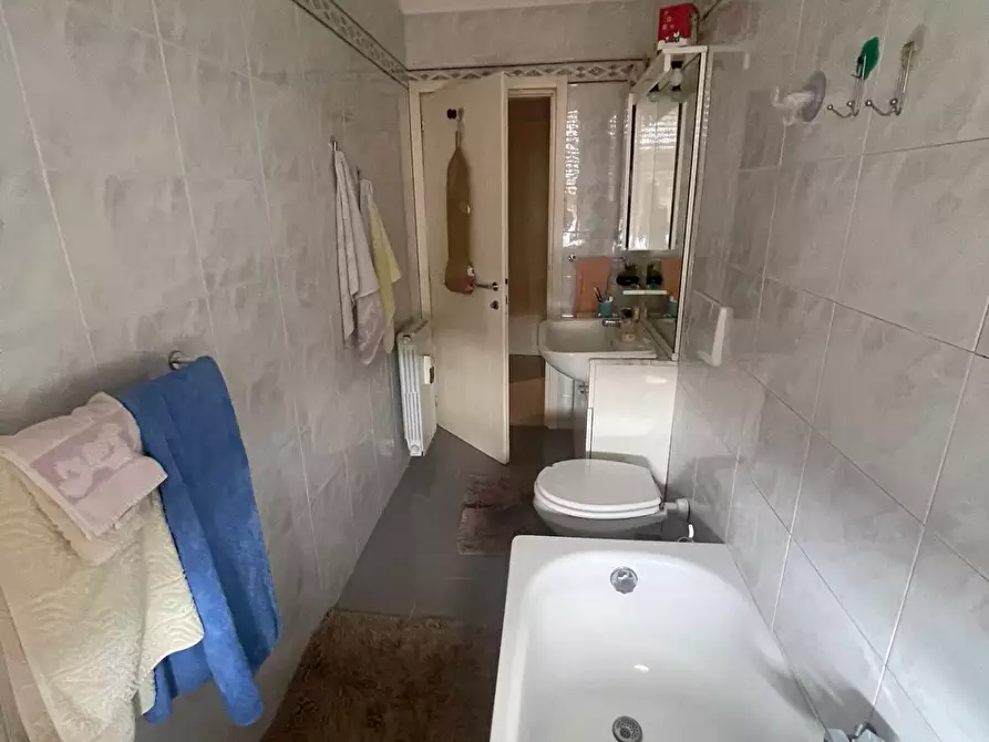 Immagine 13 di Appartamento in vendita  a Livorno