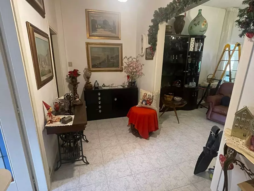 Immagine 2 di Appartamento in vendita  a Livorno