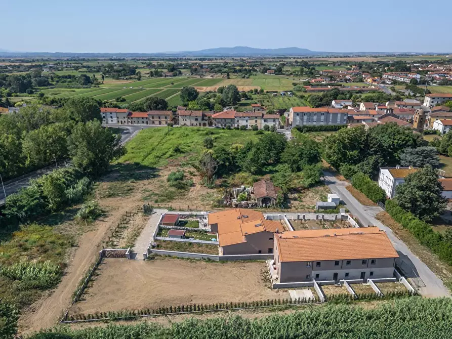 Immagine 35 di Villetta a schiera in vendita  a Cascina