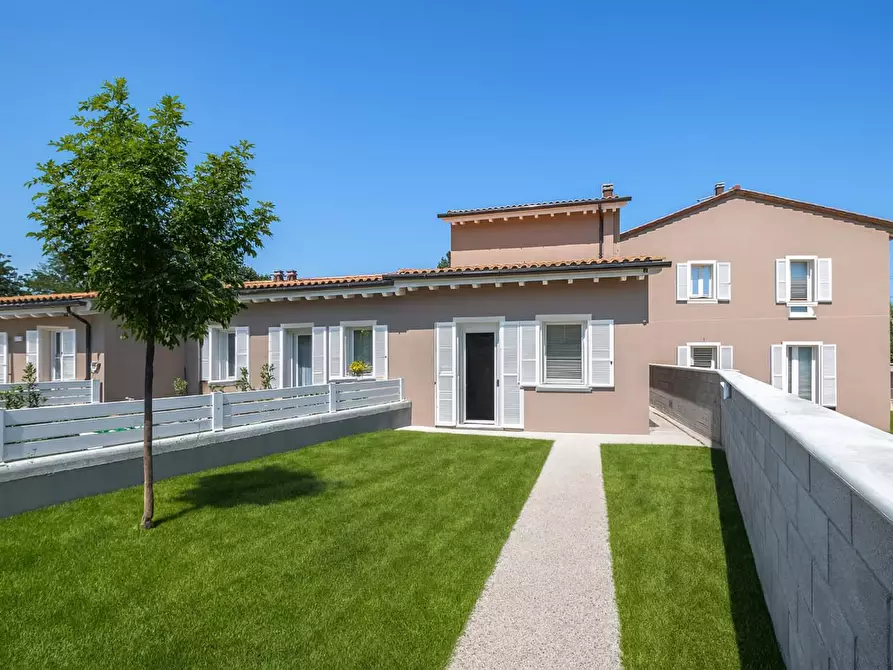 Immagine 17 di Villetta a schiera in vendita  a Cascina