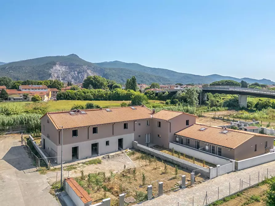 Immagine 41 di Villetta a schiera in vendita  a Cascina