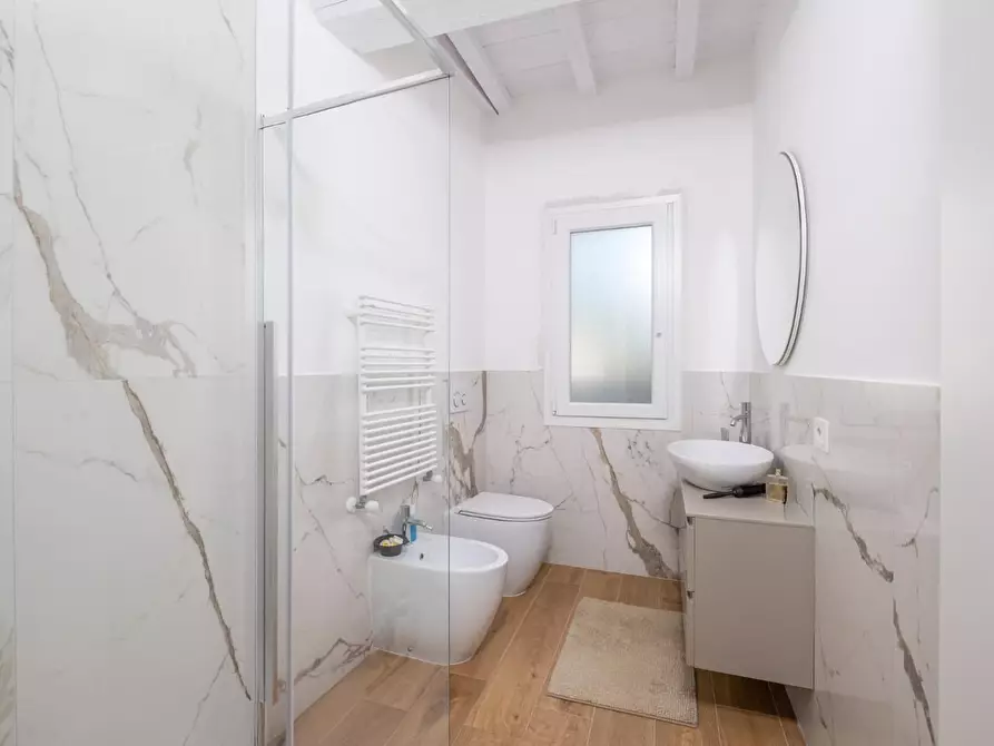 Immagine 28 di Villetta a schiera in vendita  a Cascina