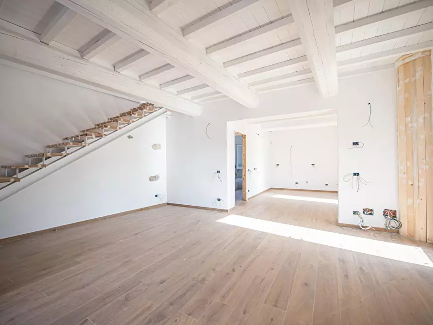 Immagine 37 di Villetta a schiera in vendita  a Cascina