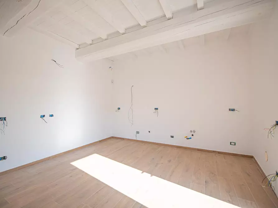 Immagine 45 di Villetta a schiera in vendita  a Cascina