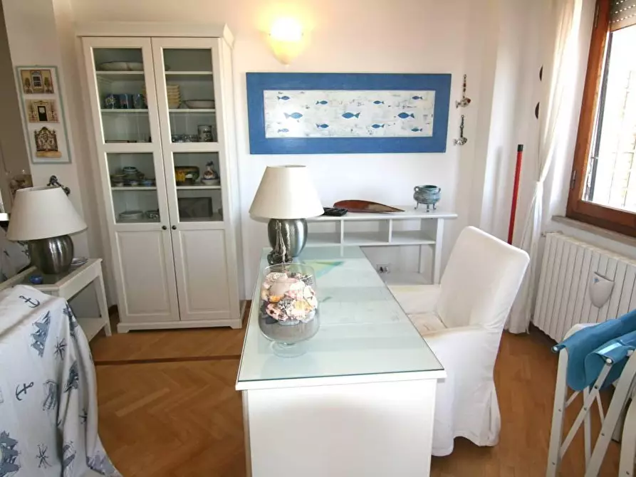 Immagine 13 di Appartamento in vendita  a Carrara