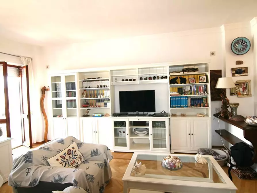 Immagine 6 di Appartamento in vendita  a Carrara