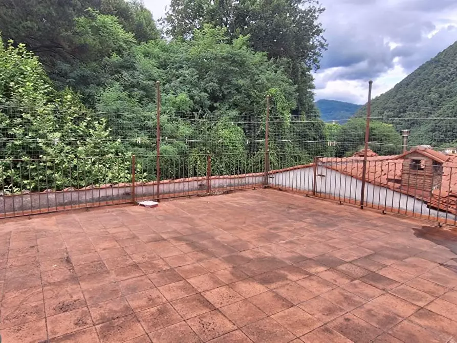 Immagine 15 di Appartamento in vendita  a Borgo A Mozzano