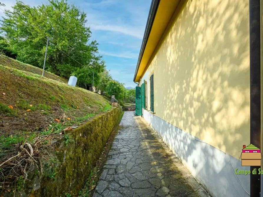 Immagine 10 di Casa indipendente in vendita  a Borghetto Di Vara