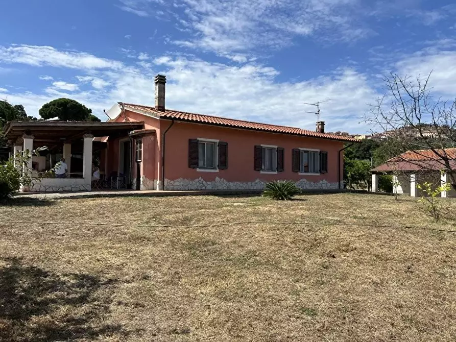 Immagine 1 di Casa indipendente in vendita  a Campiglia Marittima