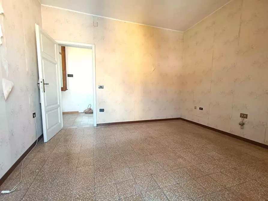 Immagine 15 di Terratetto in vendita  a Massa