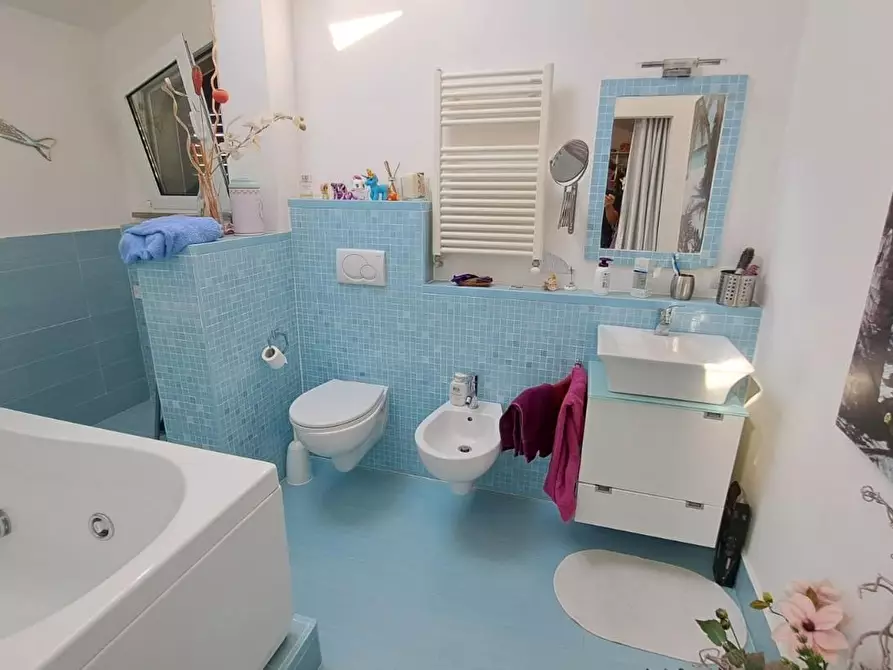 Immagine 16 di Appartamento in vendita  a Rosignano Marittimo