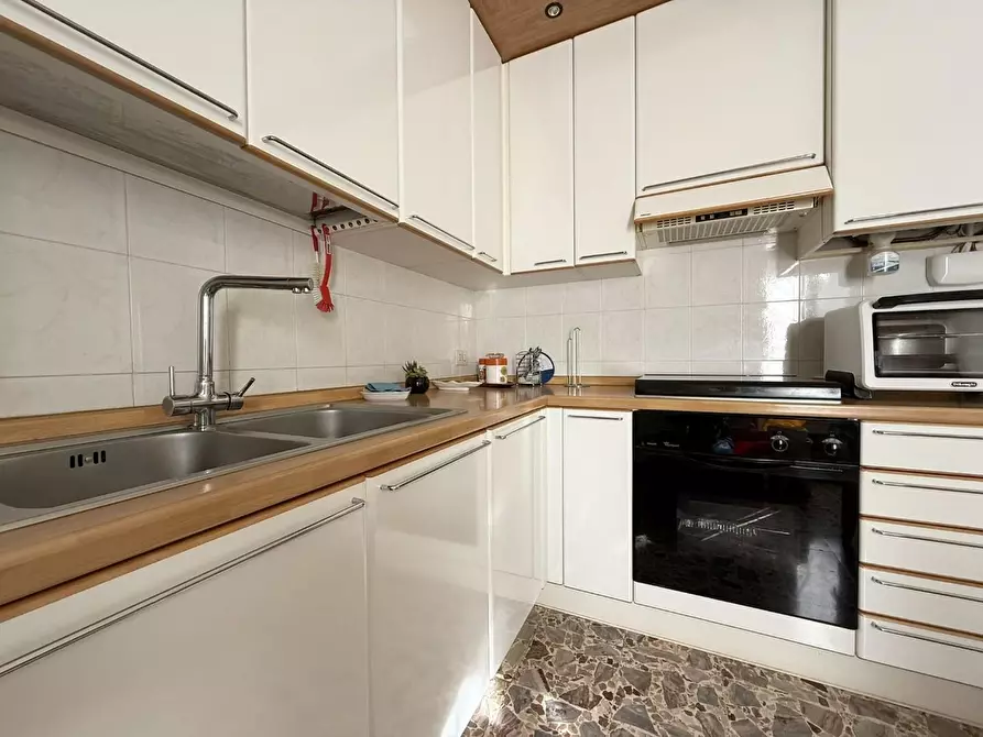 Immagine 6 di Appartamento in vendita  a Siena