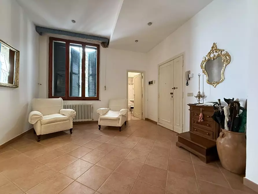 Immagine 3 di Appartamento in vendita  a Siena