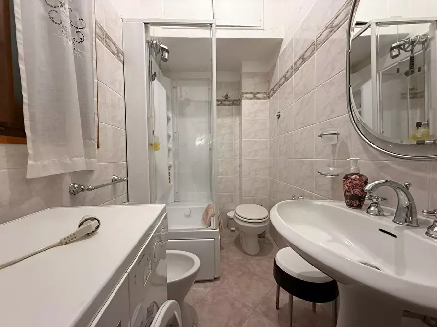 Immagine 13 di Appartamento in vendita  a Siena