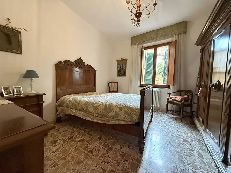 Immagine 12 di Appartamento in vendita  a Siena