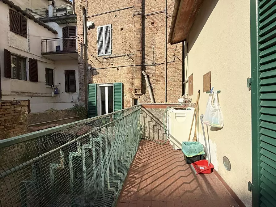 Immagine 8 di Appartamento in vendita  a Siena