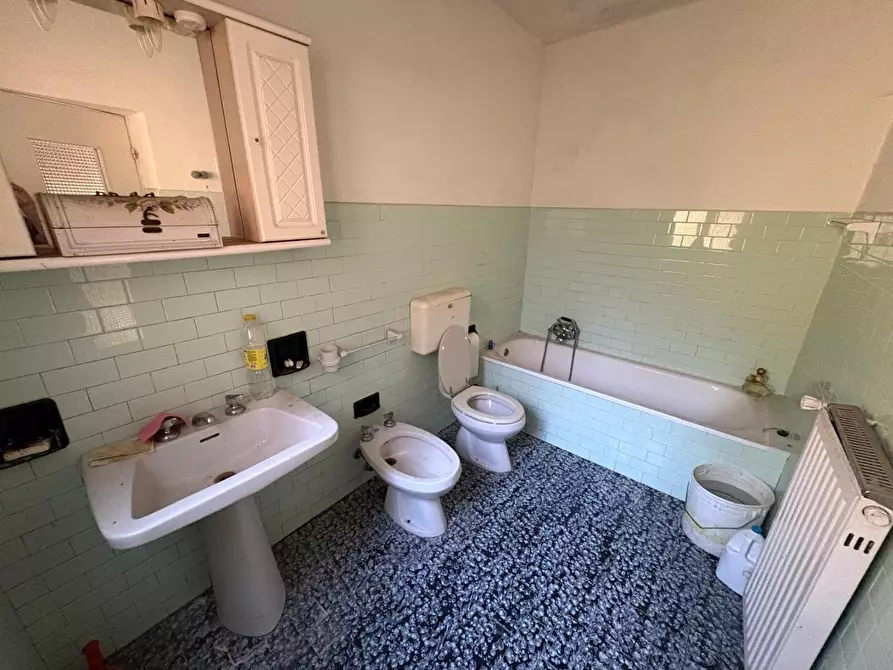 Immagine 17 di Rustico / casale in vendita  a Montignoso