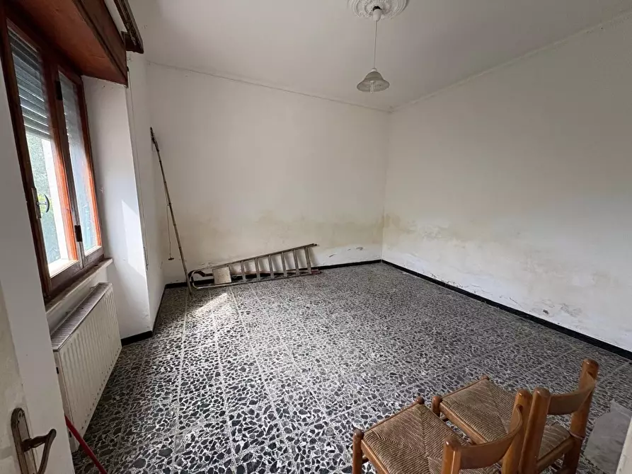 Immagine 15 di Rustico / casale in vendita  a Montignoso