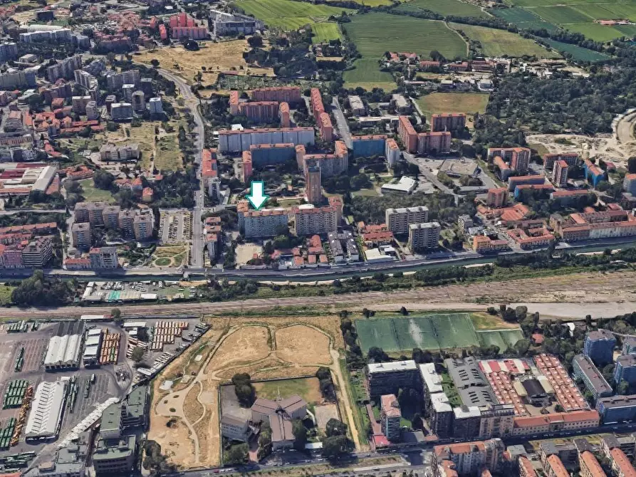 Immagine 4 di Garage in vendita  a Milano